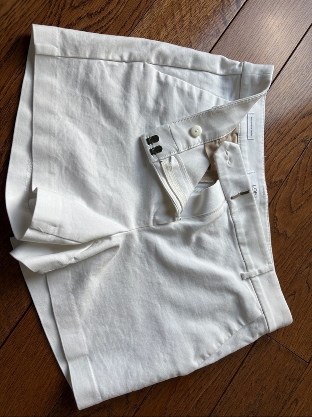 LOFT White The Riviera Short size 6 Tailored Shorts - Picture 2 of 16